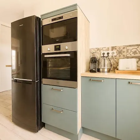Loft 85 Terrasse Et Parking Prive Apartmán *