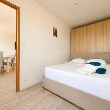 Loft 85 Terrasse Et Parking Prive Apartmán *